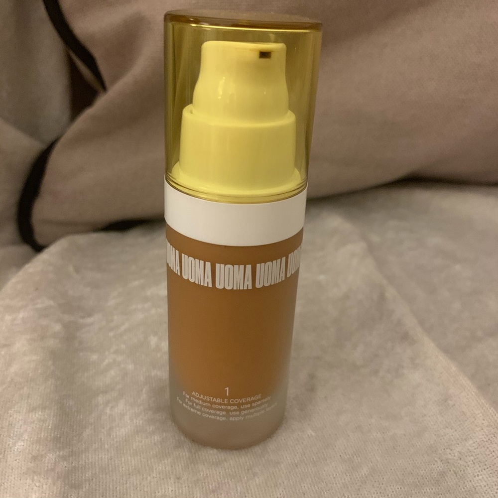 UOMA Liquid Foundation - Picture 2 of 4